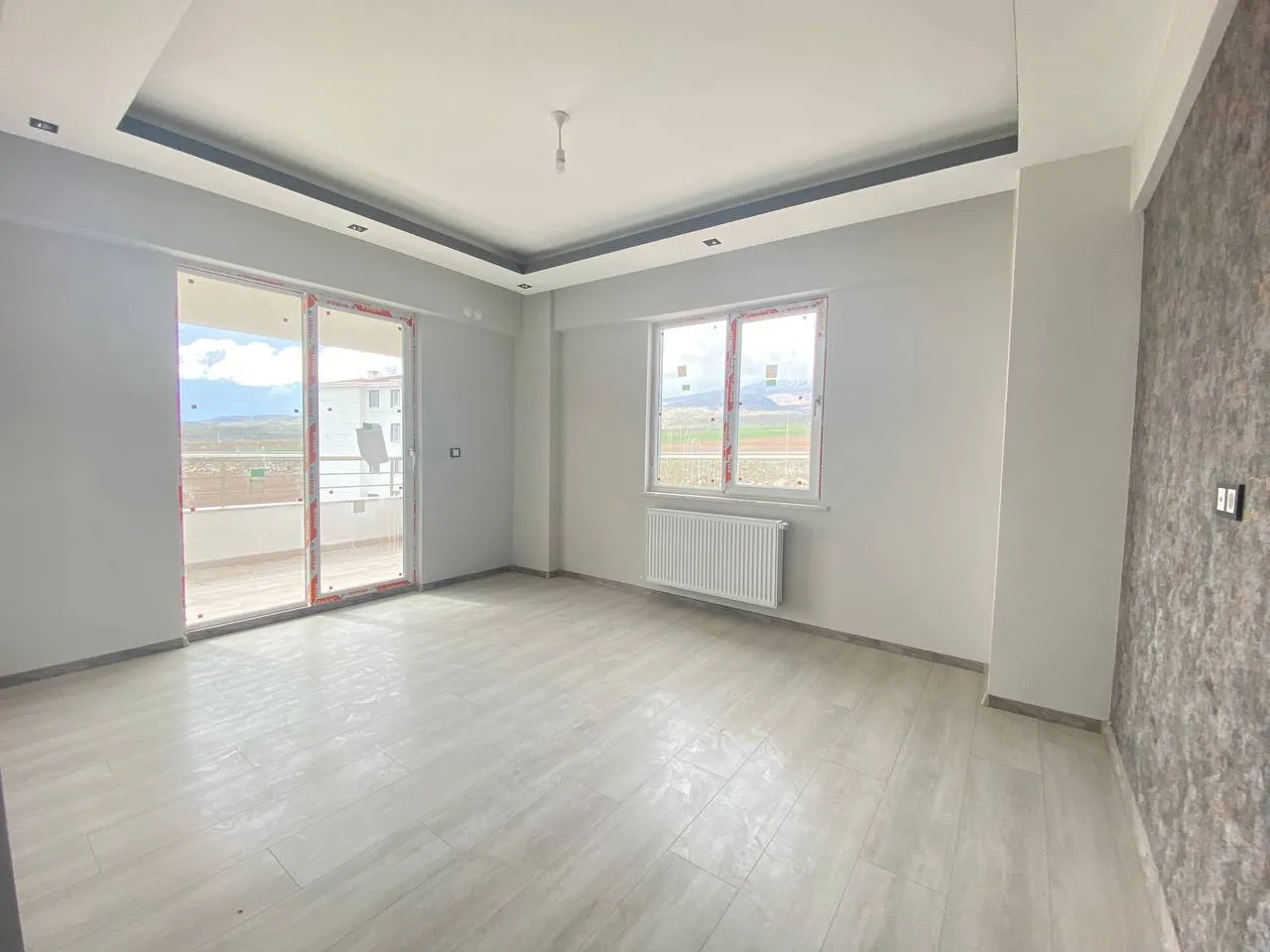DEVELİ POLAT GAYRİMENKUL-YENİ HAS. MEVKİİNDE ULTRA LÜX GENİŞ SATILIK 4+1 FIRSAT DAİRE