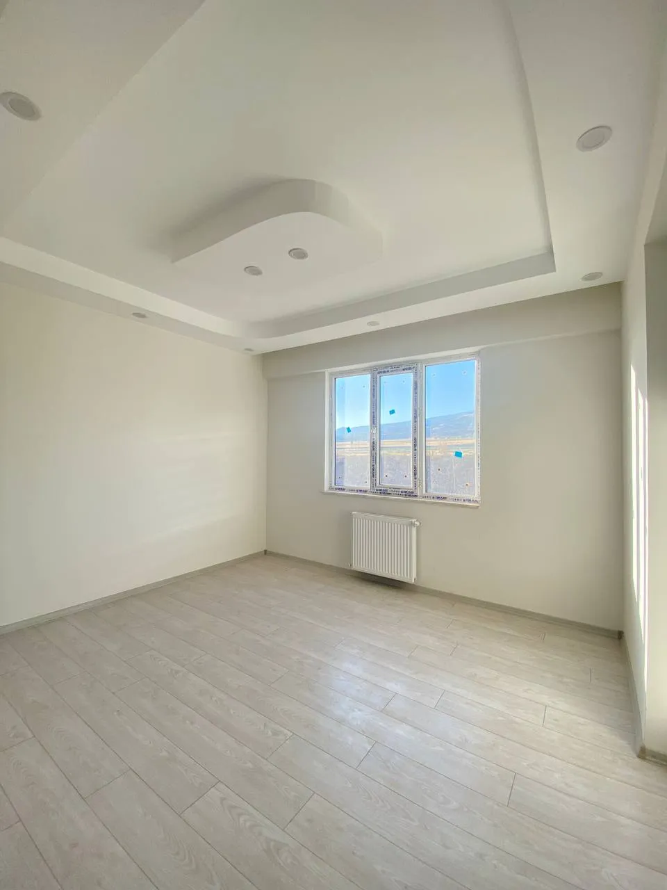 DEVELİ POLAT GAYRİMENKUL - YENİ HASTANE MEVKİİ SATLIK SIFIR DAİRE