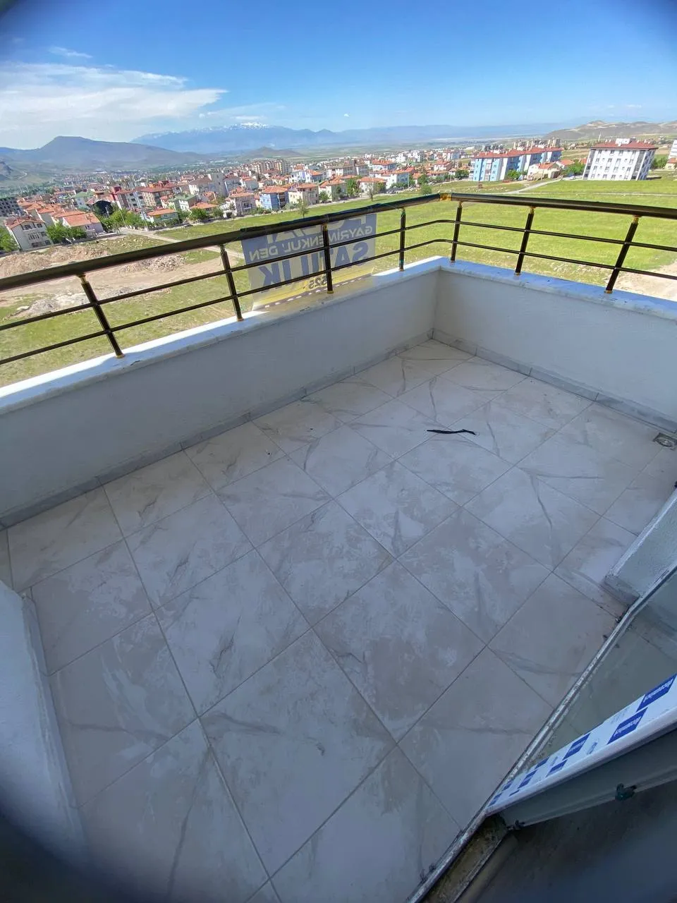 DEVELİ POLAT GAYRİMENKUL-YENİ HASTANE MEVKİİNDE FIRSAT KİRALIK LÜX DAİRE