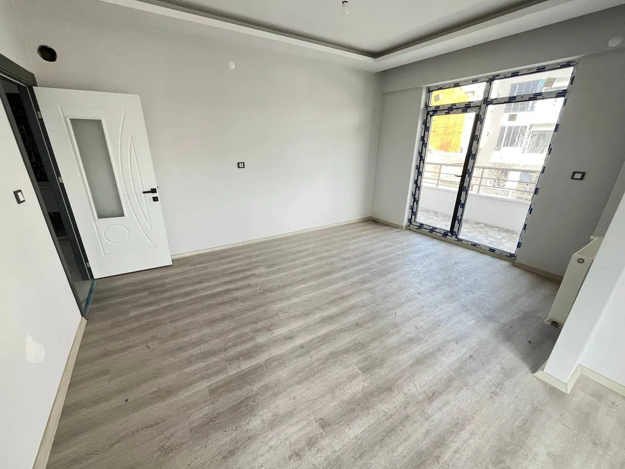 DEVELİ POLAT GAYRİMENKUL-YENİ MAH. ANAYOL ÜZERİ SATILIK SIFIR DAİRE