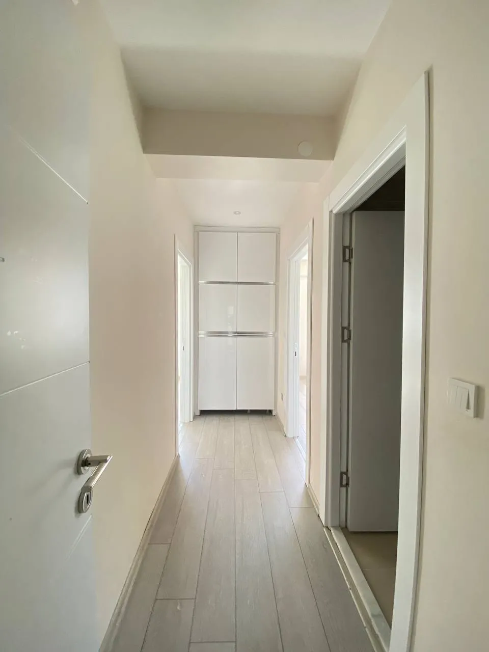 DEVELİ POLAT GAYRİMENKUL-YENİ MAH. ELBİZ CAD. YAKIN BAKIMLI GENİŞ MASRAFSIZ SATILIK DAİRE