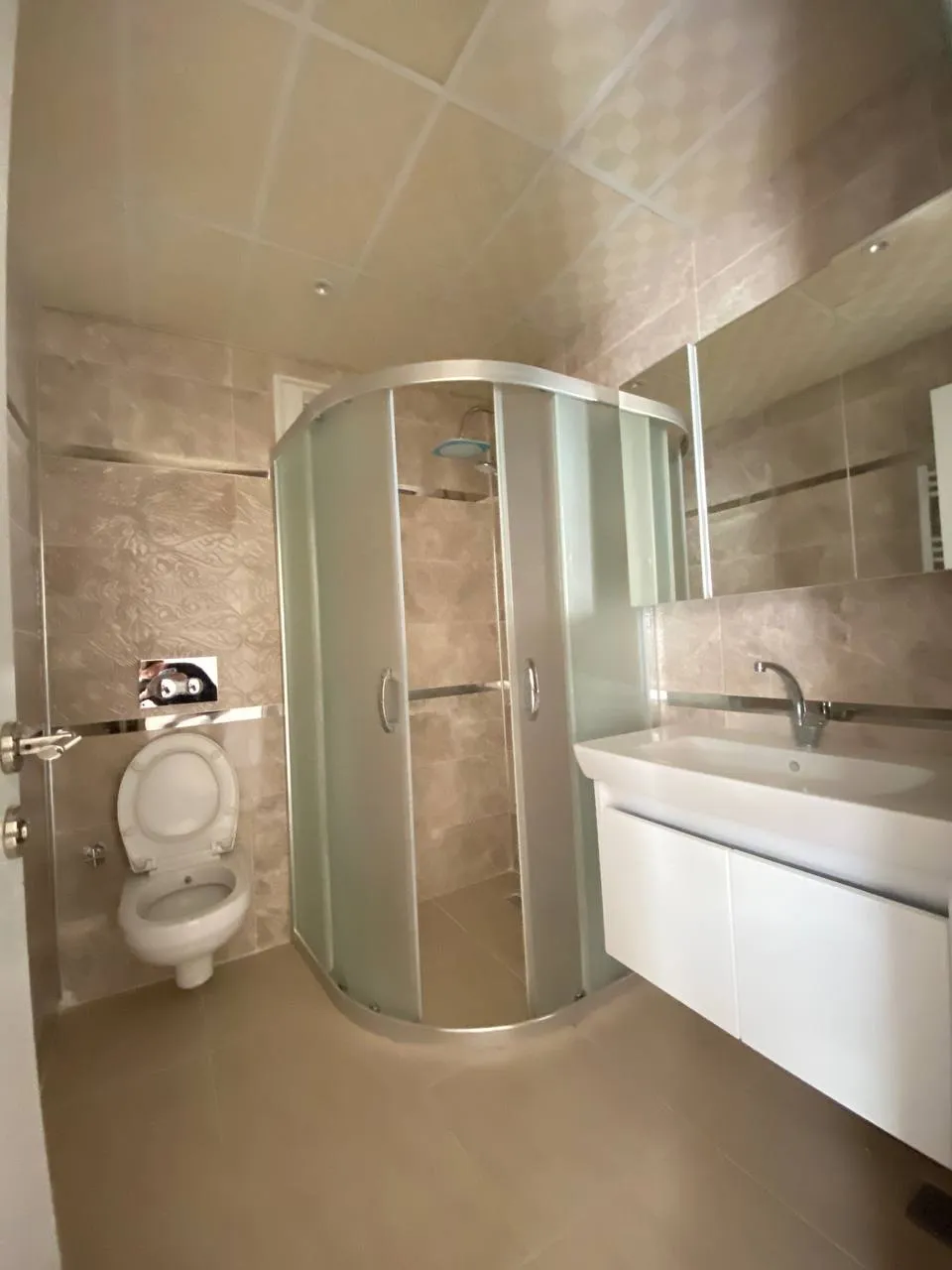 DEVELİ POLAT GAYRİMENKUL-YENİ MAH. ELBİZ CAD. YAKIN BAKIMLI GENİŞ MASRAFSIZ SATILIK DAİRE