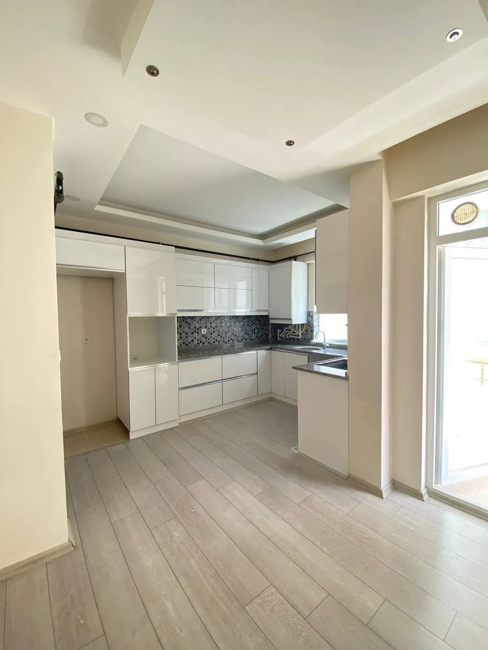 DEVELİ POLAT GAYRİMENKUL-YENİ MAH. ELBİZ CAD. YAKIN BAKIMLI GENİŞ MASRAFSIZ SATILIK DAİRE