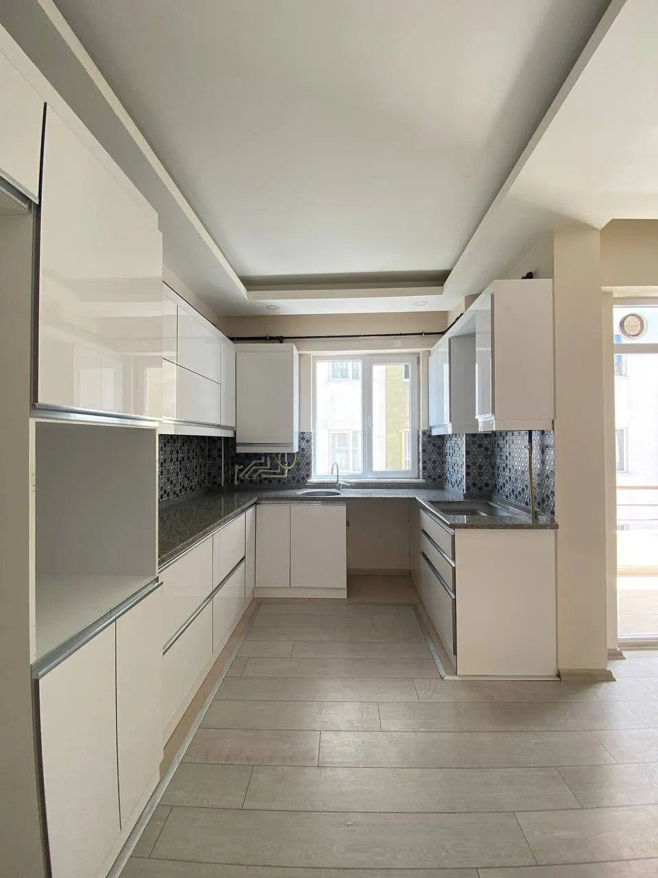 DEVELİ POLAT GAYRİMENKUL-YENİ MAH. ELBİZ CAD. YAKIN BAKIMLI GENİŞ MASRAFSIZ SATILIK DAİRE