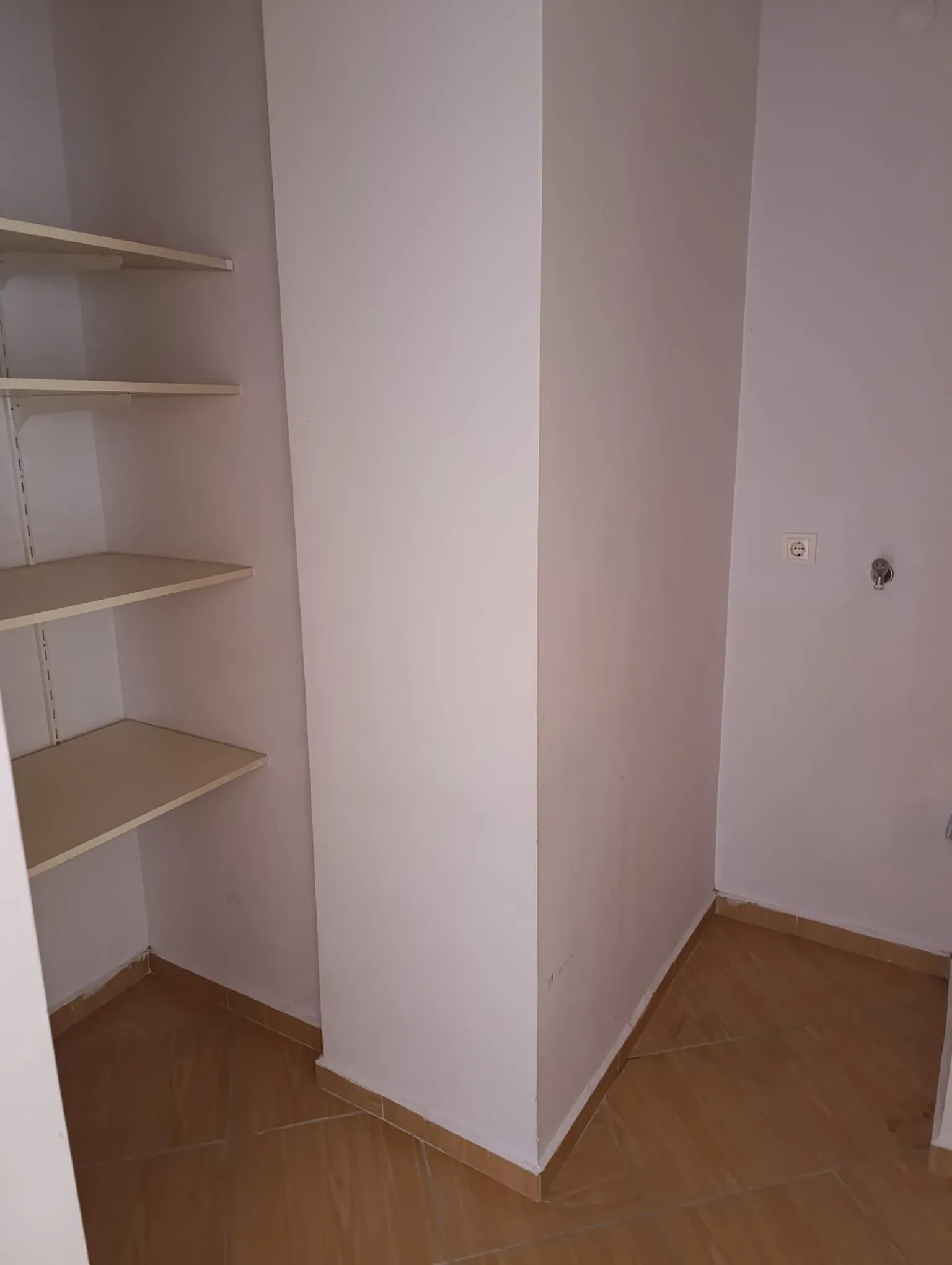 DEVELİ POLAT GAYRİMENKUL - YENİ MAH. KİRALIK 4+1 GENİŞ DAİRE