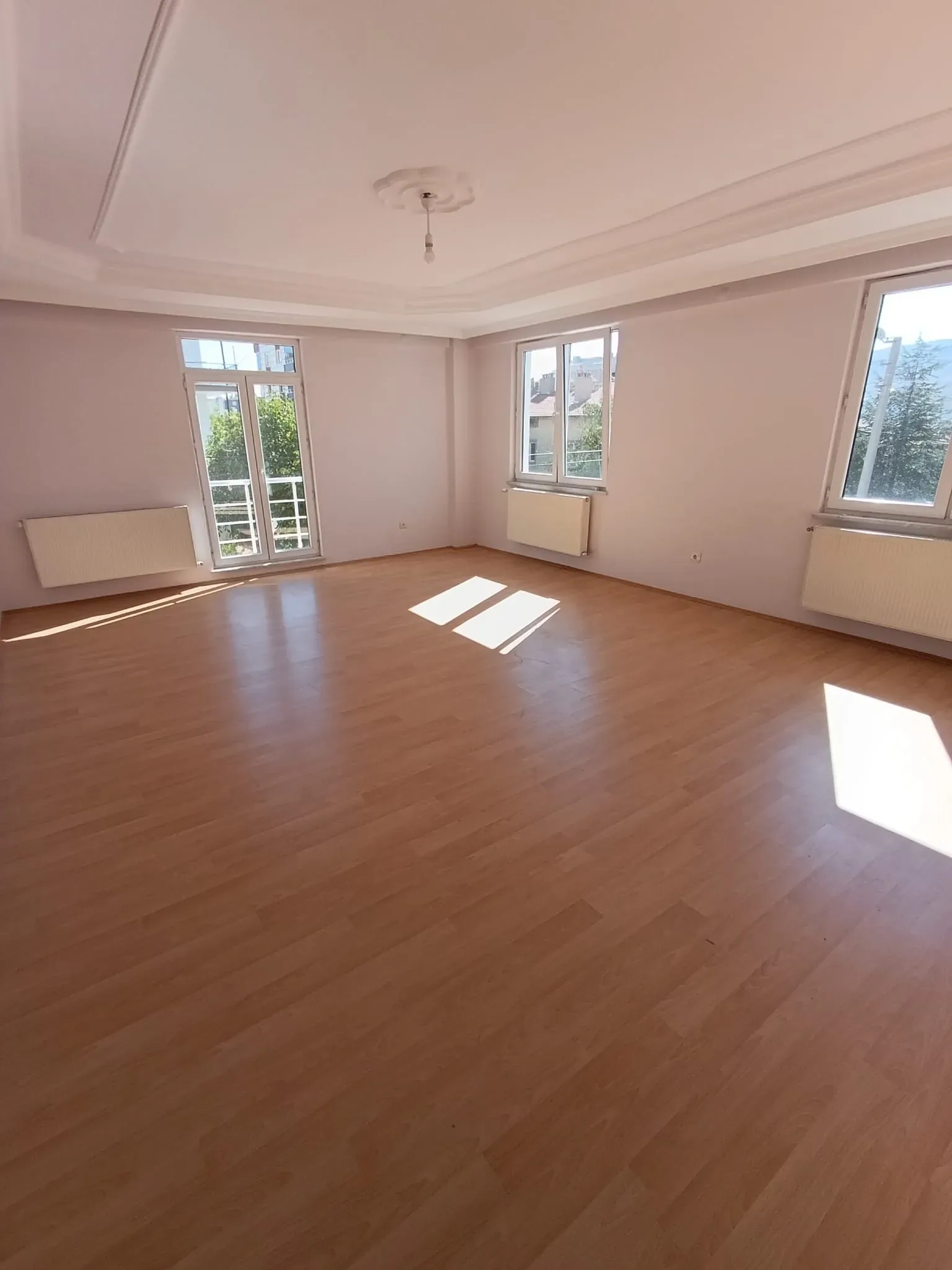 DEVELİ POLAT GAYRİMENKUL - YENİ MAH. KİRALIK 4+1 GENİŞ DAİRE