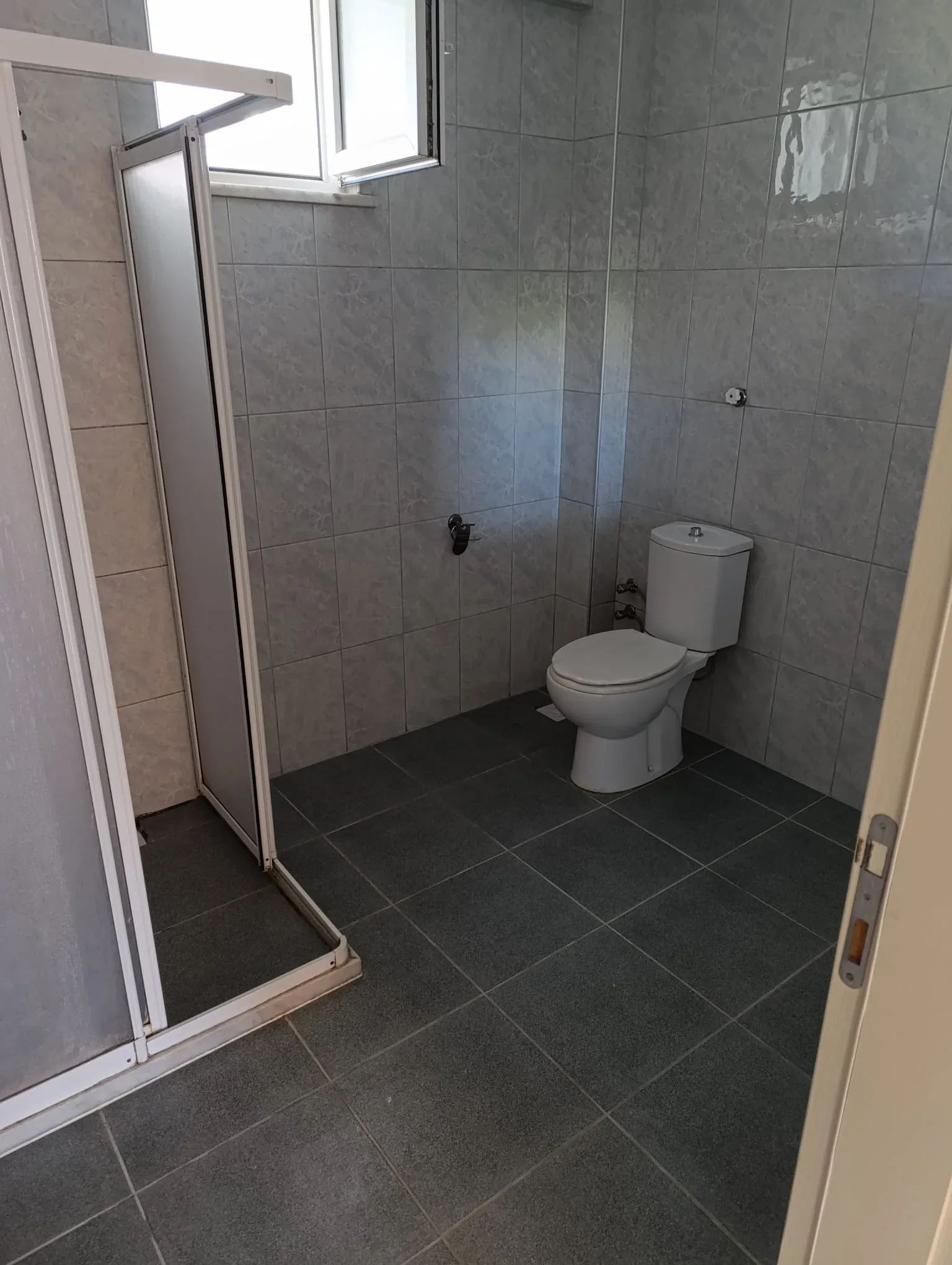 DEVELİ POLAT GAYRİMENKUL - YENİ MAH. KİRALIK 4+1 GENİŞ DAİRE