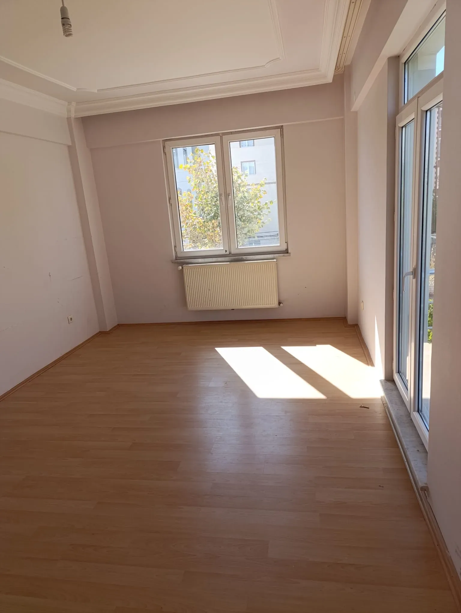 DEVELİ POLAT GAYRİMENKUL - YENİ MAH. KİRALIK 4+1 GENİŞ DAİRE