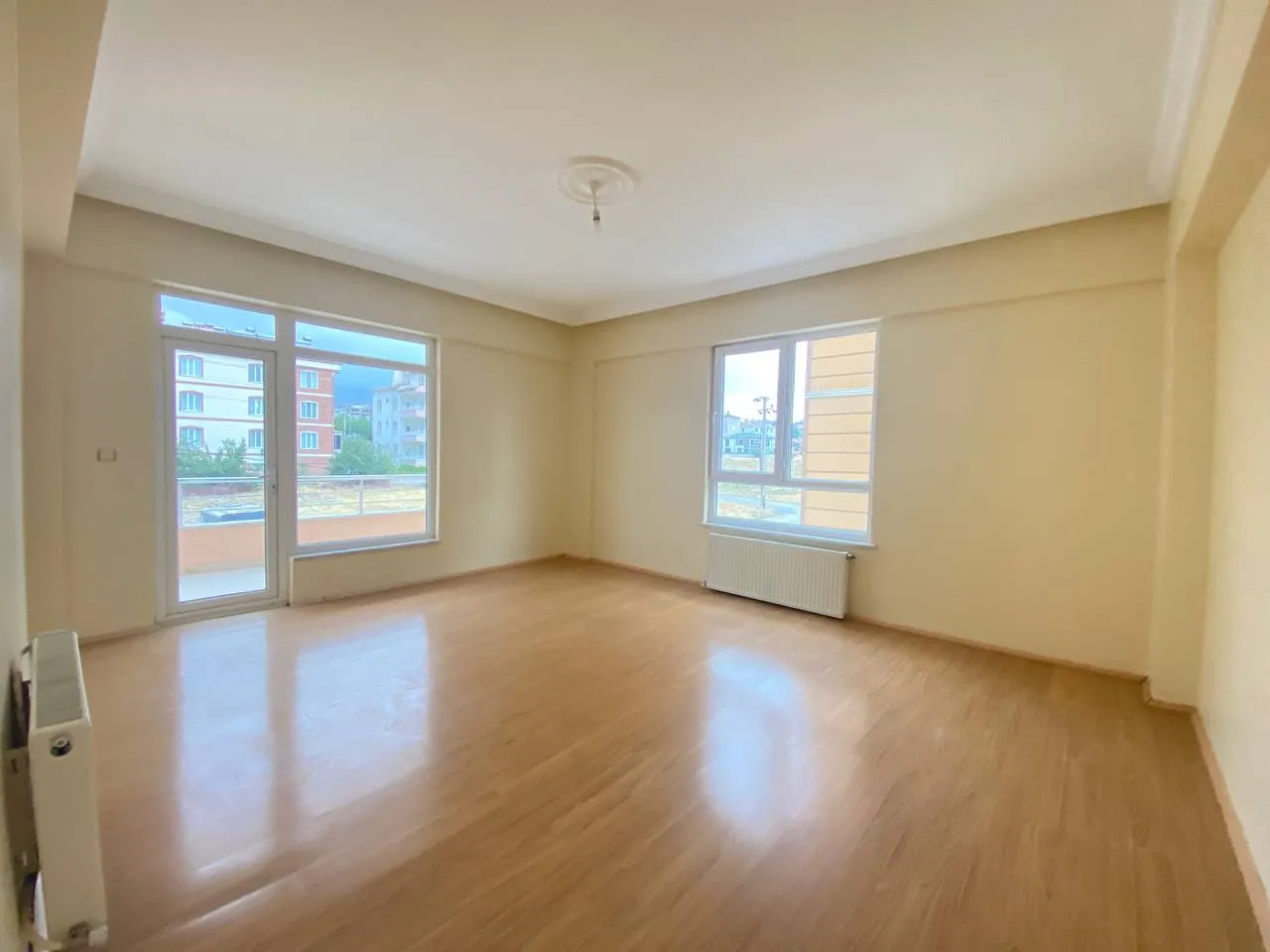 DEVELİ POLAT GAYRİMENKUL - YENİ MAH. KİRALIK BAKIMLI DAİRE