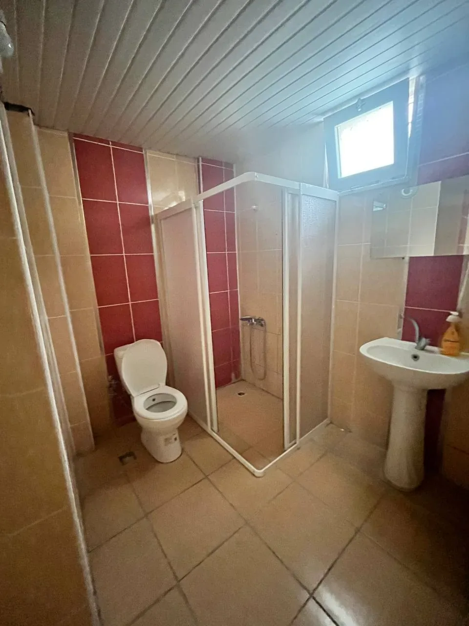 DEVELİ POLAT GAYRİMENKUL - YENİ MAH. SATILIK BAKIMLI YARI BODRUM DAİRE