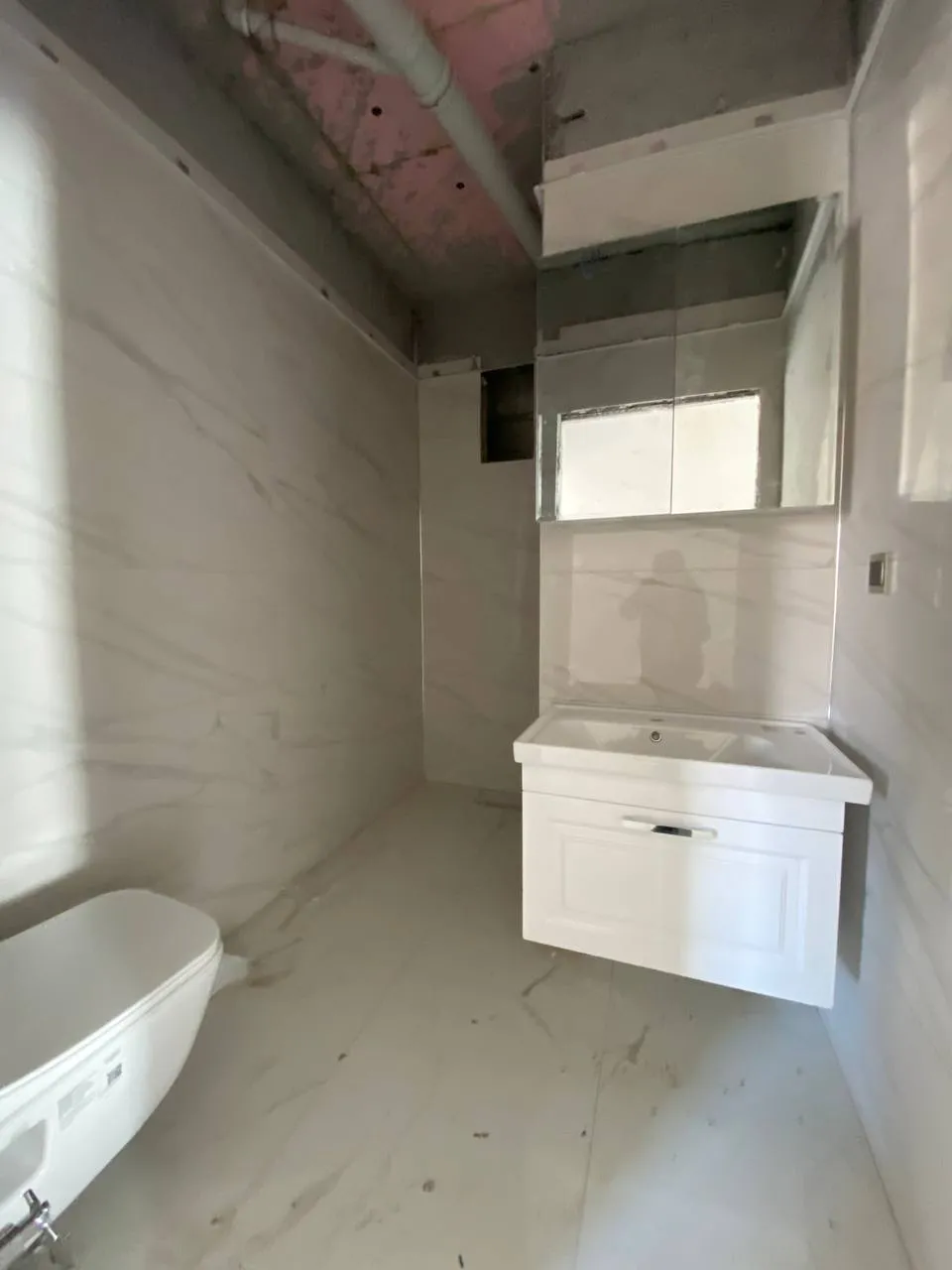 DEVELİ POLAT GAYRİMENKUL- YENİ MAHALEDE SATILIK ULTRA LÜX ARA KAT  DAİRE