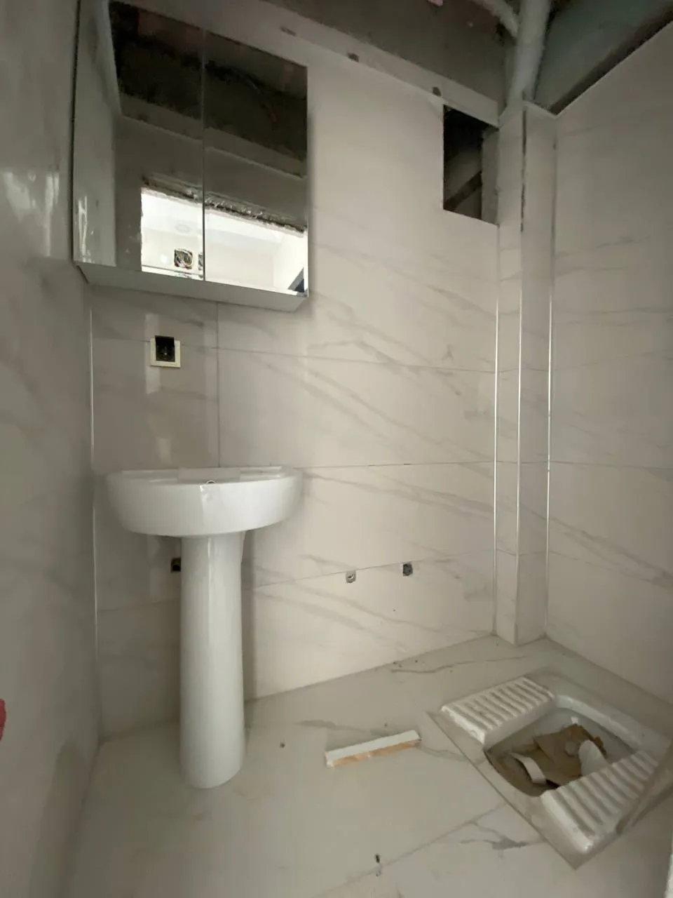 DEVELİ POLAT GAYRİMENKUL- YENİ MAHALEDE SATILIK ULTRA LÜX ARA KAT  DAİRE