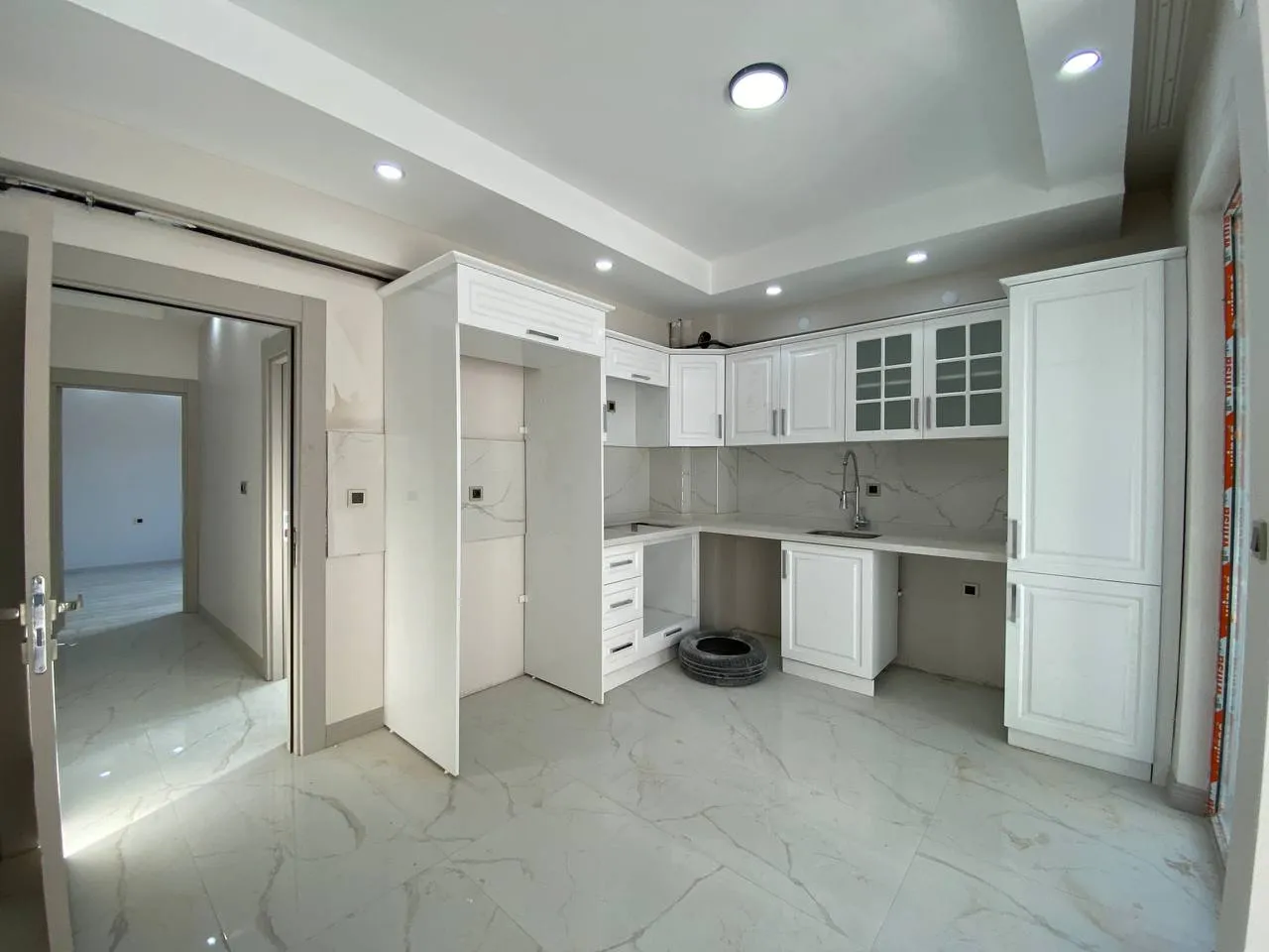 DEVELİ POLAT GAYRİMENKUL- YENİ MAHALEDE SATILIK ULTRA LÜX ARA KAT  DAİRE