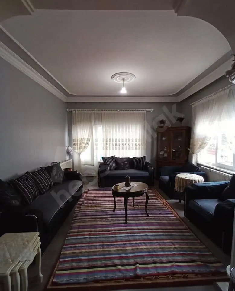 DEVELİ POLAT GAYRİMENKUL- YENİ MAHALLEDE MERKEZE YÜRÜME MESAFELİ DOĞALGAZLI DAİRE
