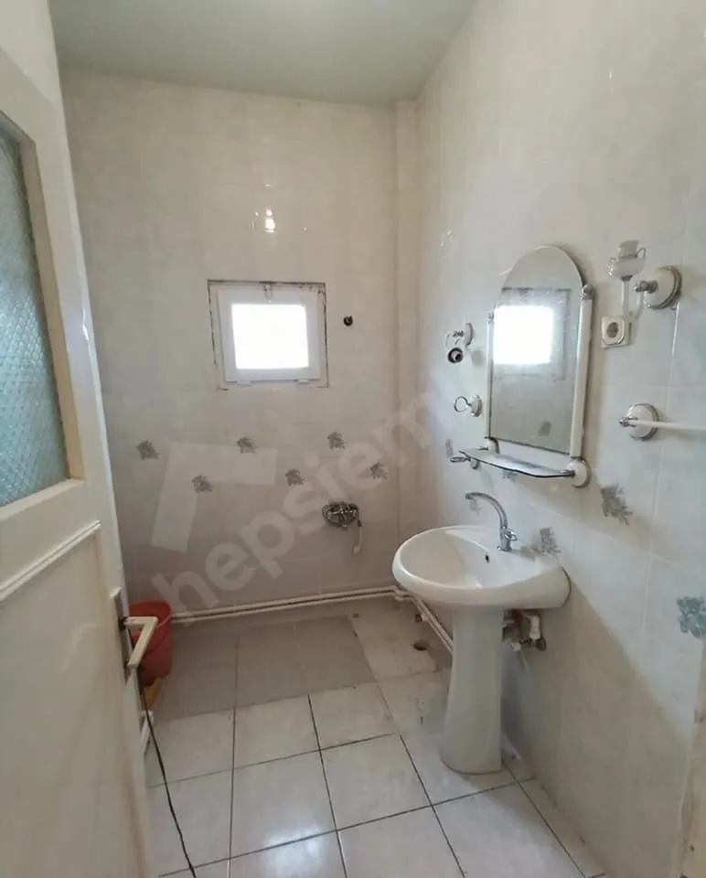 DEVELİ POLAT GAYRİMENKUL- YENİ MAHALLEDE MERKEZE YÜRÜME MESAFELİ DOĞALGAZLI DAİRE