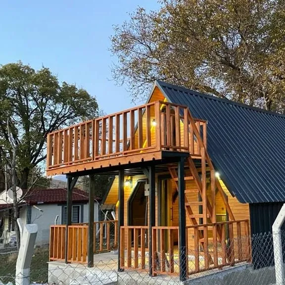 DEVELİ POLAT GAYRİMENKUL-ZİLE MAH. KÖYÖNÜ MEVKİİNDE FUL EŞYALI BUNGALOV EVİ YAPILI SATILIK BAĞ BAHÇE