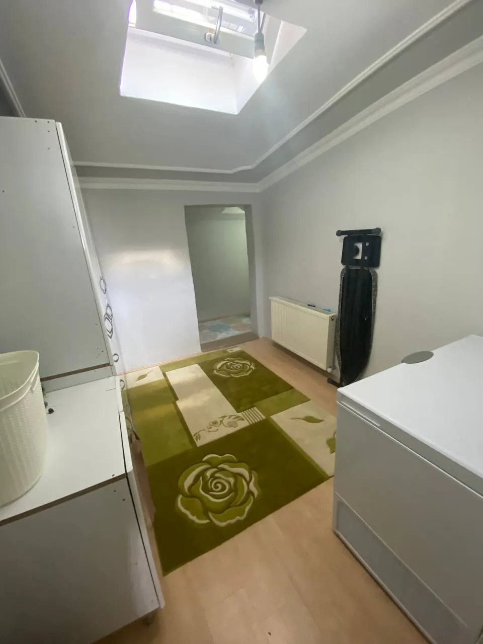 DEVELİ POLAT GAYRİMNEKUL - ELBİZ CADDESİNDE GENİŞ TERASLI SATILIK 2+1 DAİRE
