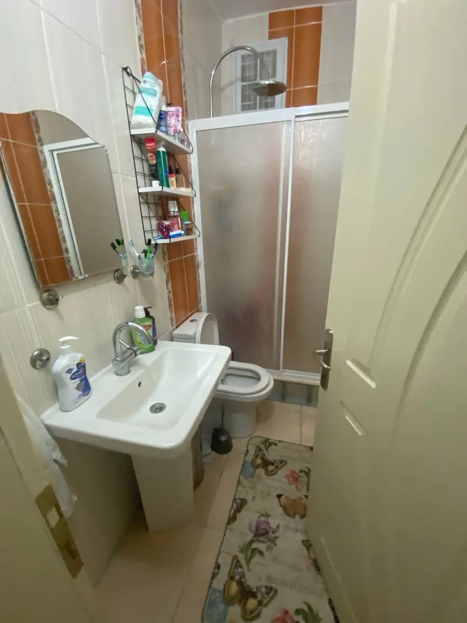 DEVELİ POLAT GAYRİMNEKUL - ELBİZ CADDESİNDE GENİŞ TERASLI SATILIK 2+1 DAİRE