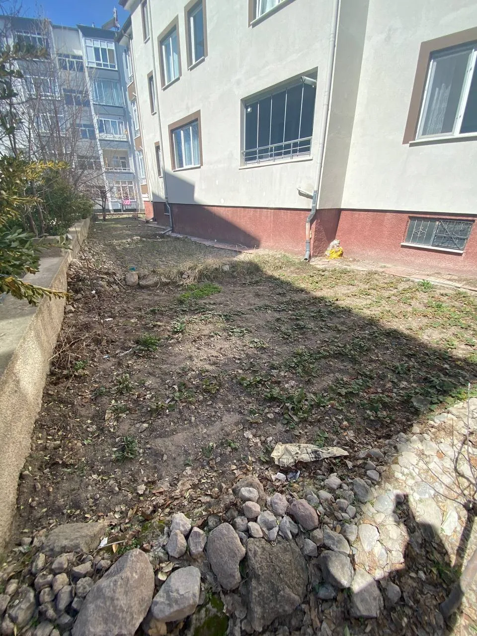 DEVELİ POLAT GAYRİMNEKUL-REŞADİYE MAH. SATILIK BAKIMLI DAİRE