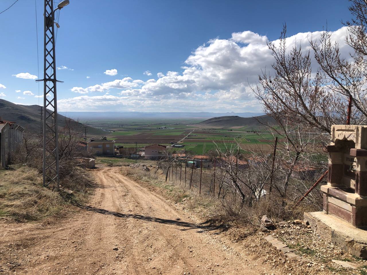 DEVELİ POLAT GAYRİMENKUL- TOMBAK ÇAPAYERİ MEVKİİNDE SATILIK 3 ADET İMARLI ARSA