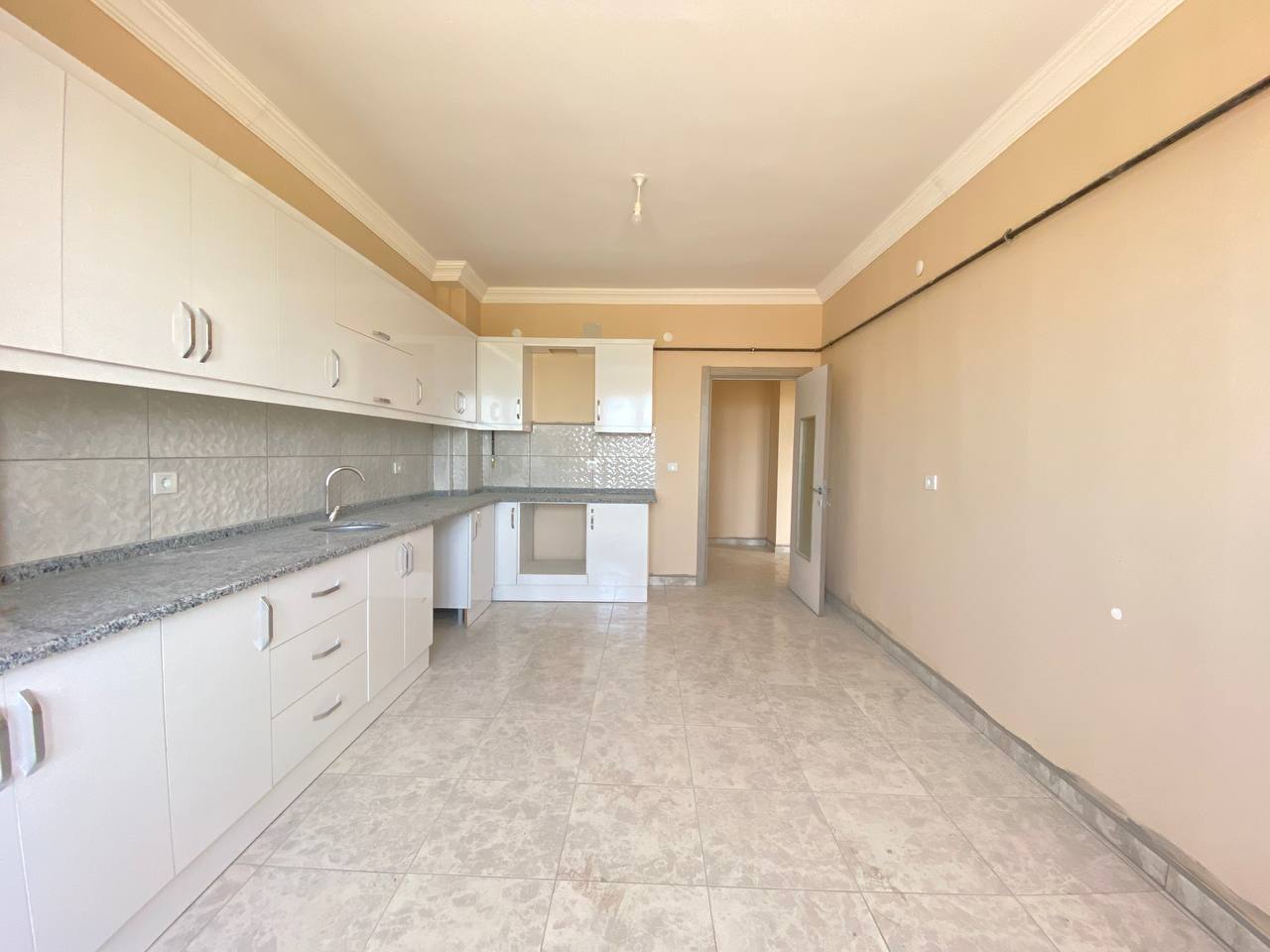 DEVELİ POLAT GAYRİMENKUL- AŞIK SEYRANİ MAH. HARİKA KONUMDA SATILIK LÜX DAİRE