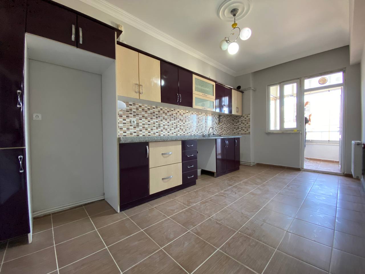 DEVELİ POLAT GAYRİMENKUL- YENİ HASTANE MEVKİİNDE SATILIK BAKIMLI DUBLEX DAİRE