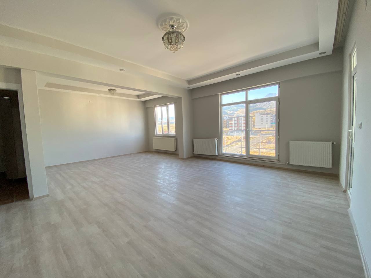 DEVELİ POLAT GAYRİMENKUL- YENİ HASTANE MEVKİİNDE SATILIK BAKIMLI DUBLEX DAİRE