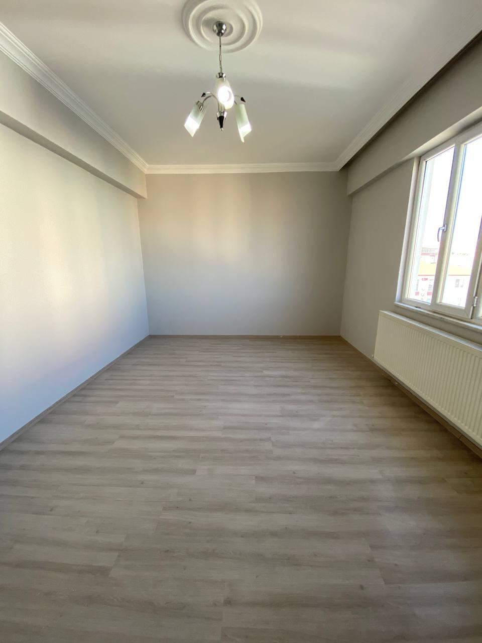 DEVELİ POLAT GAYRİMENKUL- YENİ HASTANE MEVKİİNDE SATILIK BAKIMLI DUBLEX DAİRE