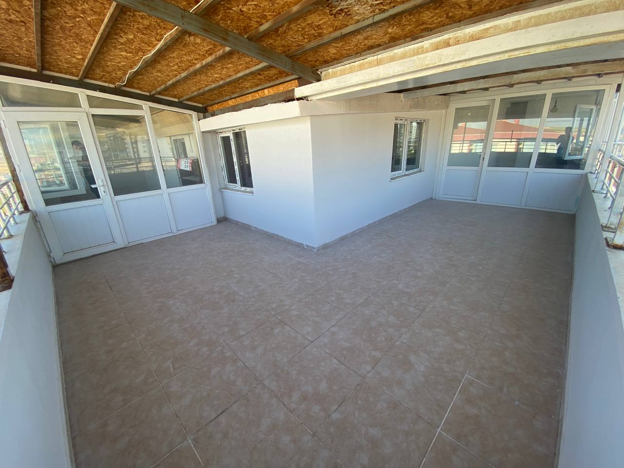 DEVELİ POLAT GAYRİMENKUL- YENİ HASTANE MEVKİİNDE SATILIK BAKIMLI DUBLEX DAİRE