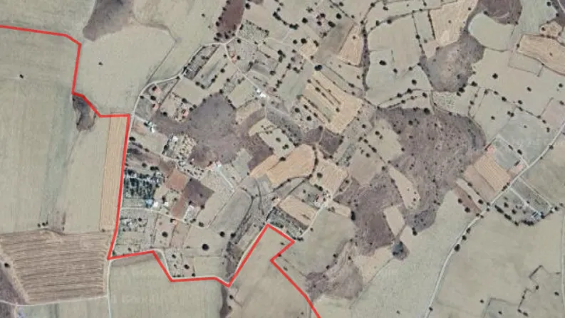 DEVELİ POLAT GAYRİMENKUL-ÇOMAKLI YAPRAKLI BURUN MEVKİİNDE HARİKA KONUMDA SATILIK BAĞ BAHÇE