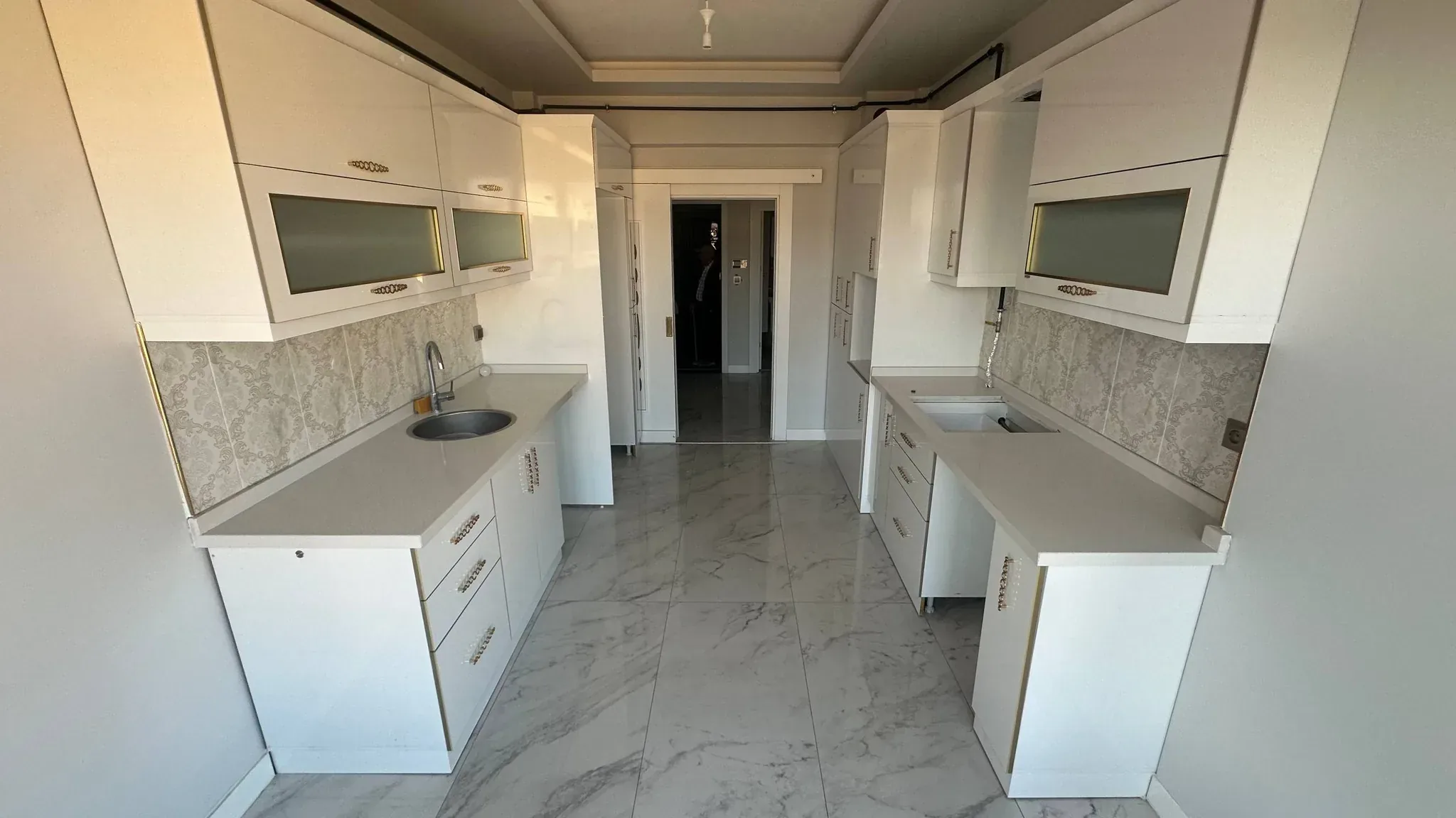 DEVELİ POLAT GAYRİMENKUL - ÇARŞI MERKEZE YAKIN KİRALIK BAKIMLI DAİRE