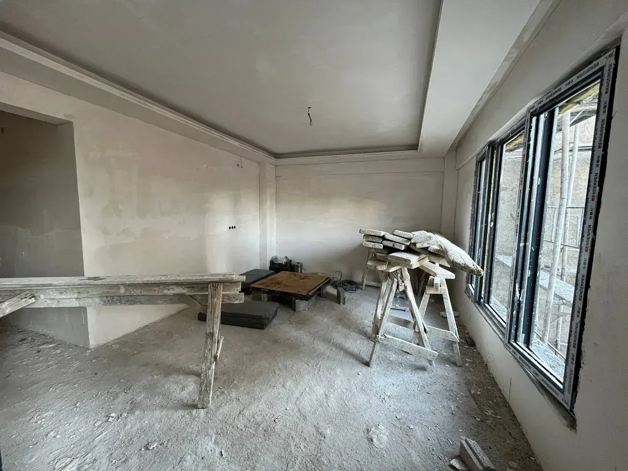 DEVELİ POLAT GAYRİMENKUL-HARMAN MAH. TEKİR CADDESİ ÜZERİNDE SATILIK LÜX DAİRE VE DÜKKAN