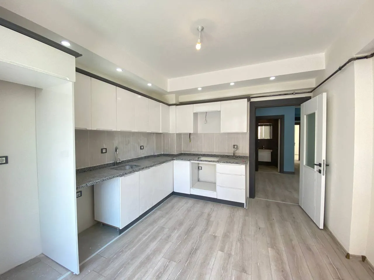 DEVELİ POLAT GAYRİMENKUL- ÇARŞI MERKEZDE ULTRA LÜX SIFIR DAİRE