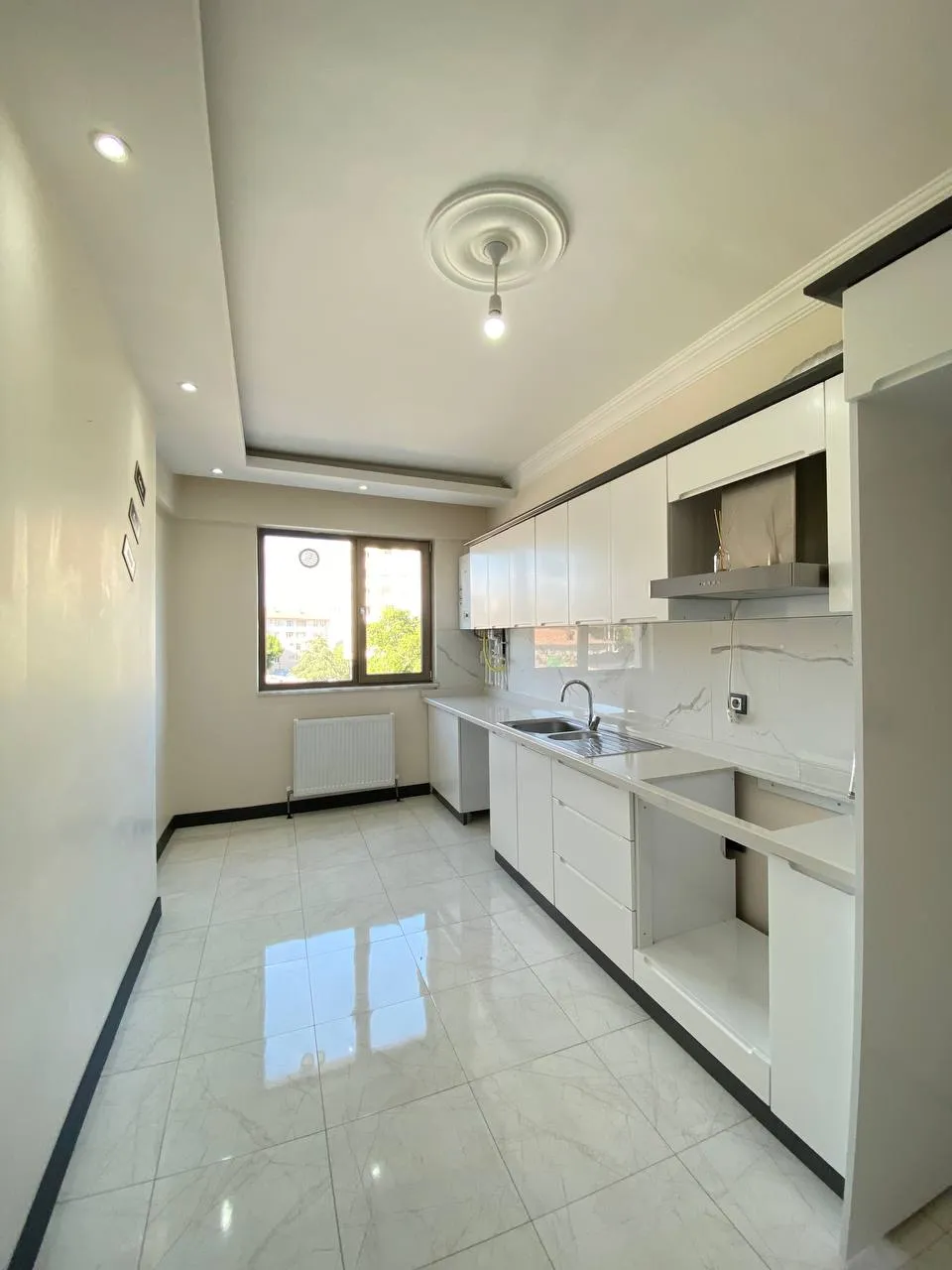 DEVELİ POLAT GAYRİMENKUL - İBRAHİMAĞA MAH. ÇARŞI MERKEZDE ULTRA LÜX SATILIK DAİRE