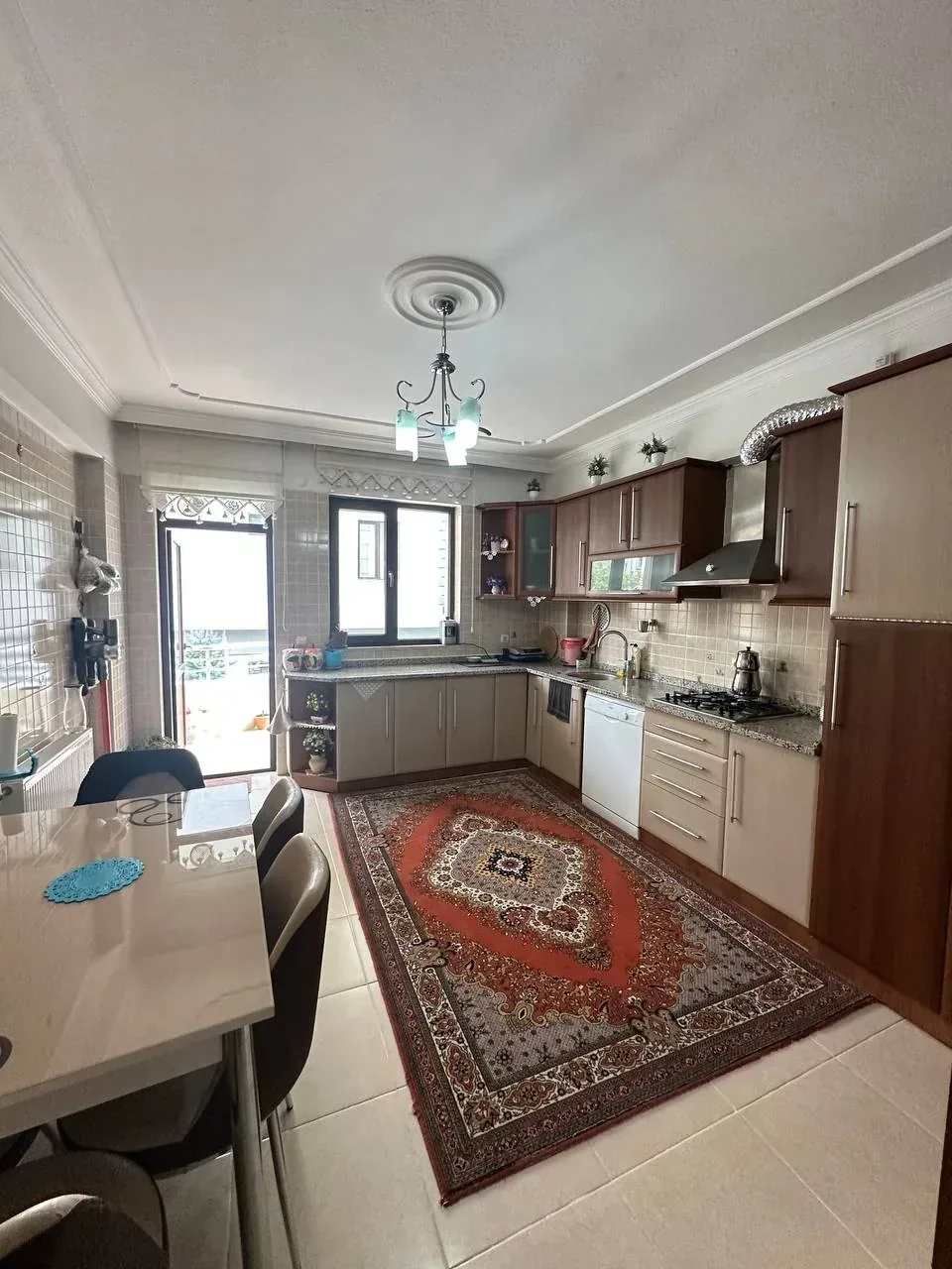 DEVELİ POLAT GAYRİMENKUL - İBRAHİMAĞA MAH. ÇARŞI MERKEZDE SATILIKA ARA KAT BAKIMLI DAİRE