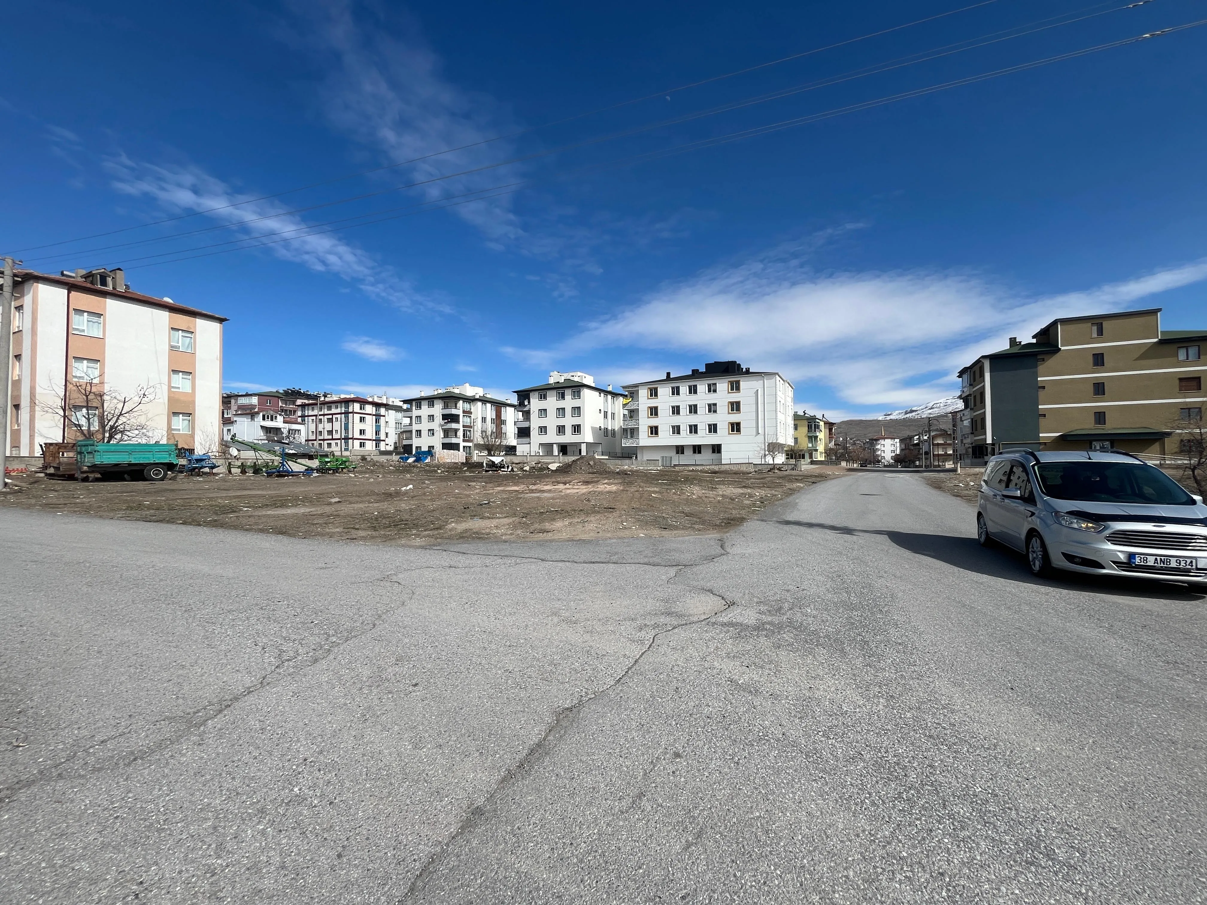 REŞADİYE MAHALLESİ ANAYOLA 50 M2 İÇERİDE KÖŞE BAŞIİMARLI ARSA FIRSAT ARSALARDIR KACIRMAYINIZ
