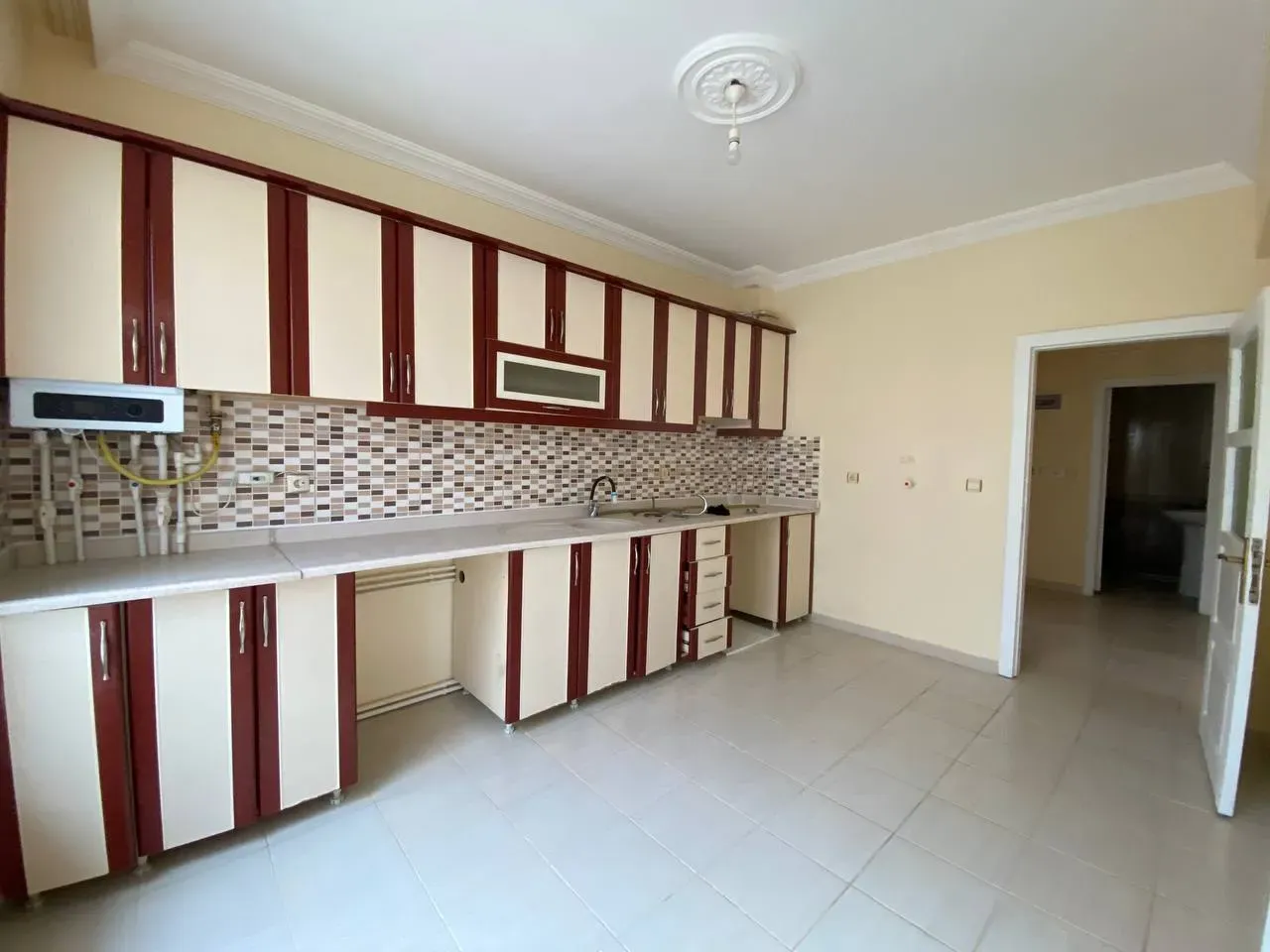DEVELİ POLAT GAYRİMENKUL - YENİ MAH. KİRALIK BAKIMLI DAİRE