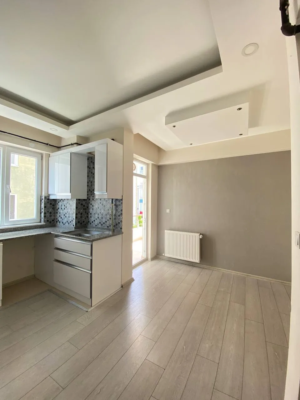 DEVELİ POLAT GAYRİMENKUL-YENİ MAH. ELBİZ CAD. YAKIN BAKIMLI GENİŞ MASRAFSIZ SATILIK DAİRE