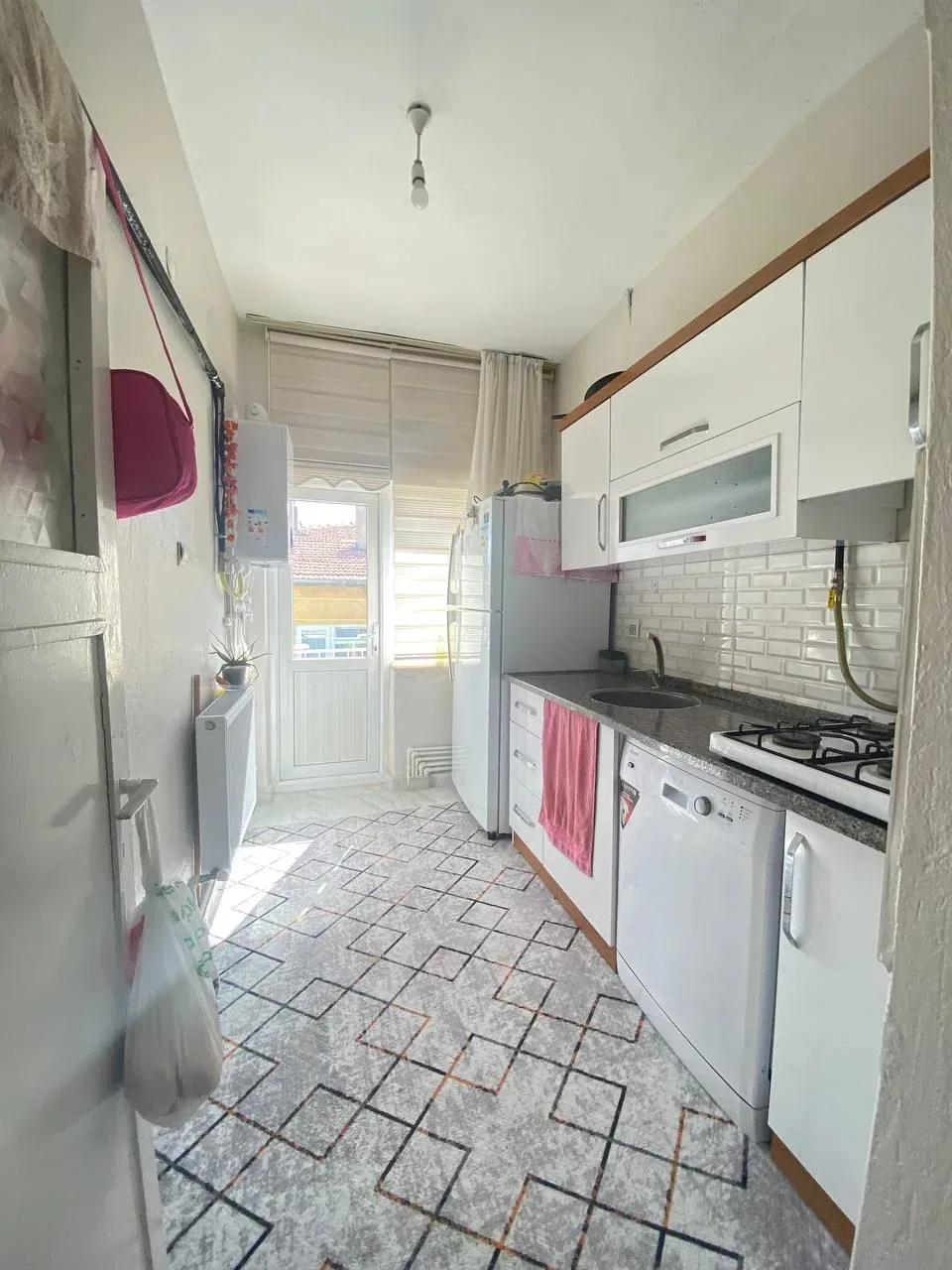 DEVELİ POLAT GAYRİMENKUL - YENİ MAH. SATILIK BAKIMLI ARA KAT DAİRE