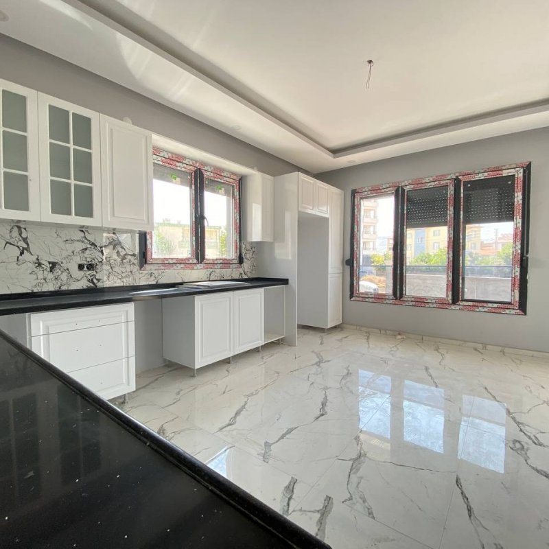 DEVELİ POLAT GAYRİMENKUL-YENİ MAH. 400 M2 ARSA ÜZERİNDE 5+1 ODALI SATILIK DUBLEX VİLLA